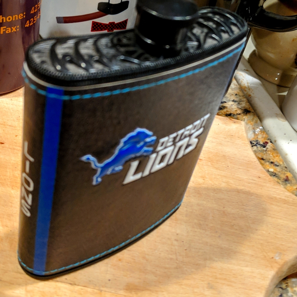 NWOT Detroit Lions Leather Etched Flask